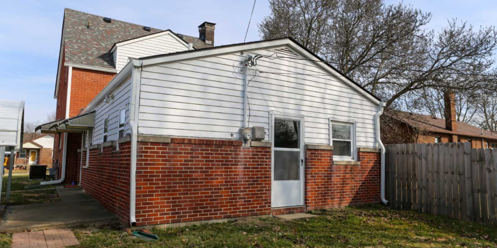 4 Bedroom 2.5 Bath For Sale with In Law Quarters and Private Fenced in Yard - 1009 E. Columbus Street Martinsville, IN 46151 - MSD Martinsville School District - Danielle Stiles Real Estate-21